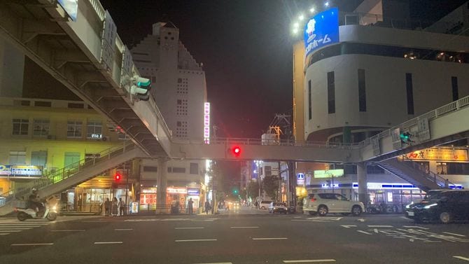 松山エリアへと通じる交差点