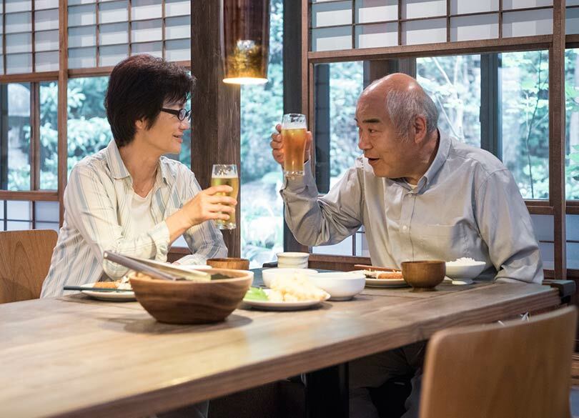 65歳以上はお酒から「卒業」するべきか 依存症の高齢者が増えている