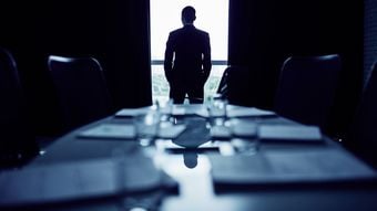 これを捨てないと孤独な老後が待ち受ける…まじめに働いた人ほど取りつかれている"幸福度を下げる思考"