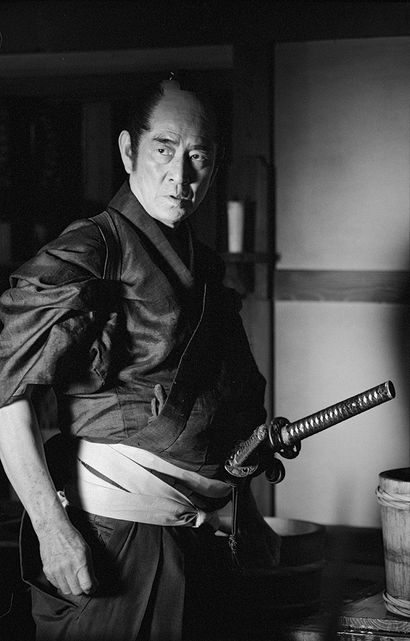 俳優の高倉健さんのモノクロ写真 木製フレーム付き 俳優の高倉健さんのモノクロ写真 木製フレーム付き 2025年最新】Yahoo