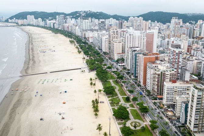 サントスの海岸沿いの長さ7キロの庭園