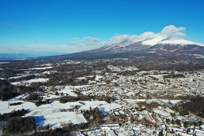 冬の浅間山の風景