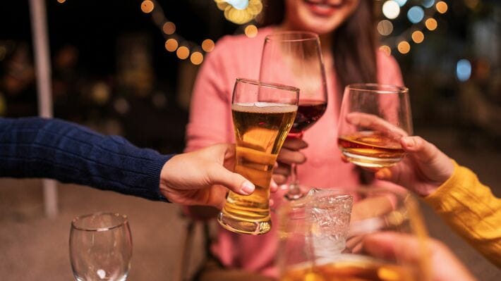 焼酎でもウイスキーでもない…医師｢血糖値を下げ強い抗酸化作用のあるおすすめの"お酒の種類"｣