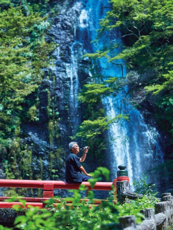 箕面大滝と水谷 尚人社長