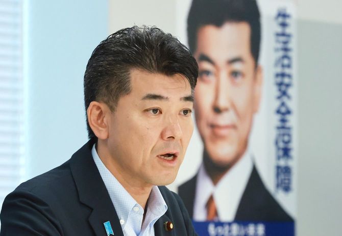 記者会見する立憲民主党の泉健太代表