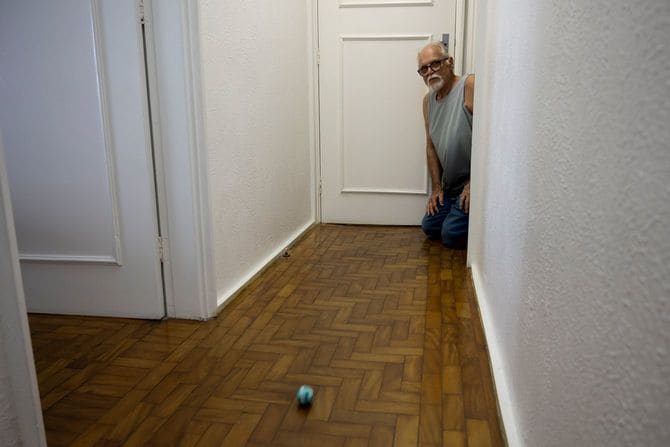 まるでからくり屋敷の種明かしをするかのようなペリンさん