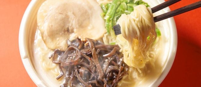 セブン-イレブンの「一風堂監修　博多とんこつラーメン」。
