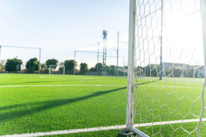 昼間のサッカーグラウンド