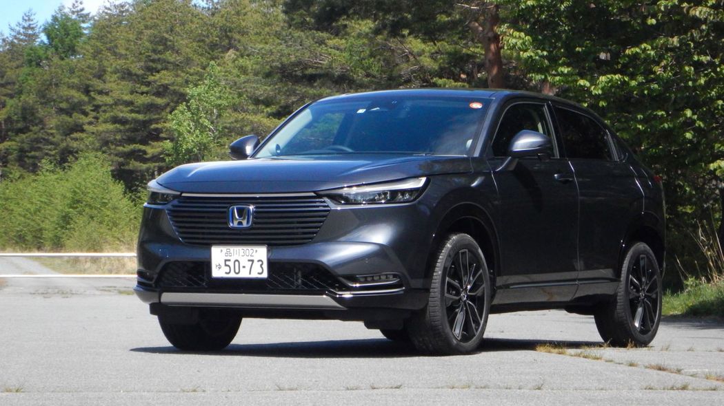 ｢国産新車か､輸入中古車か｣激戦の小型SUV市場で新型ヴェゼルが売れているワケ 人気グレードの納車は｢年明け｣か