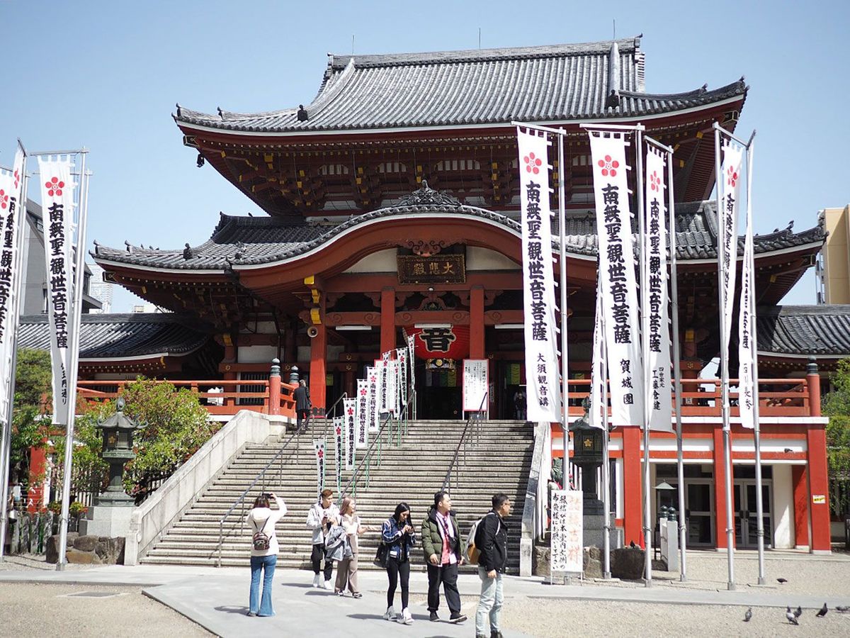 大須観音には多くの海外観光客も訪れる