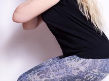 ヒップも太腿も、シマッていこう！ 体幹トレーナーに学ぶ簡単エクササイズ【オフィス編－7】