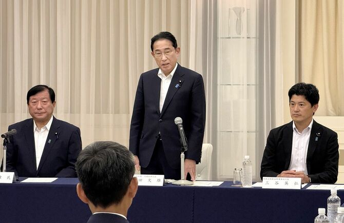 自民党／あいさつする岸田首相