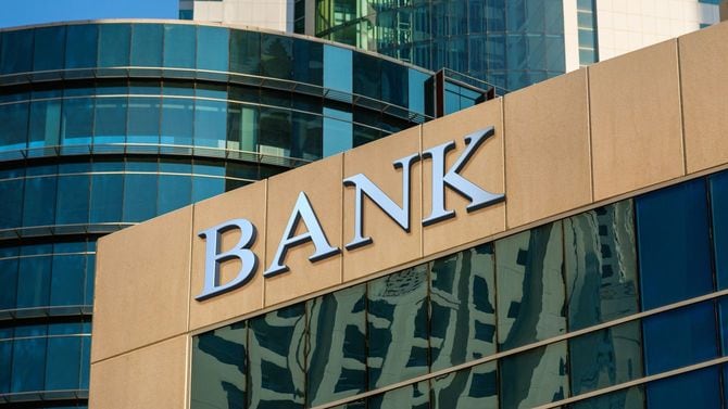 銀行のビル