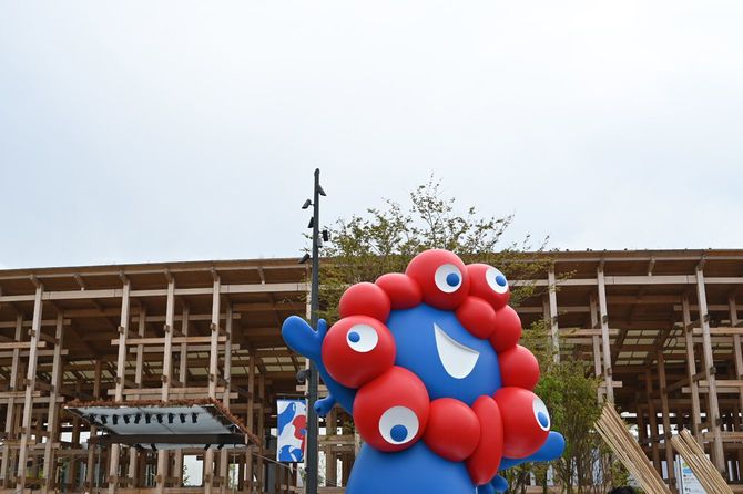 ミャクミャクと大屋根リング