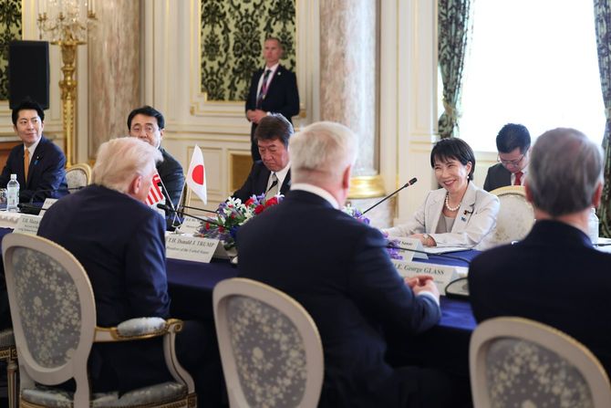 令和7年10月28日、高市総理は、迎賓館赤坂離宮でアメリカ合衆国のドナルド・トランプ大統領と首脳会談を行った