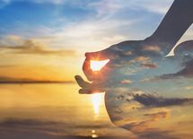 心のスキマを狙う"危ない瞑想"の見分け方