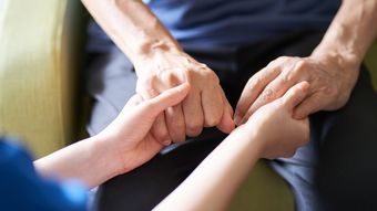 介護士匿名座談会｢老人ホームで嫌われる利用者と家族6選｣