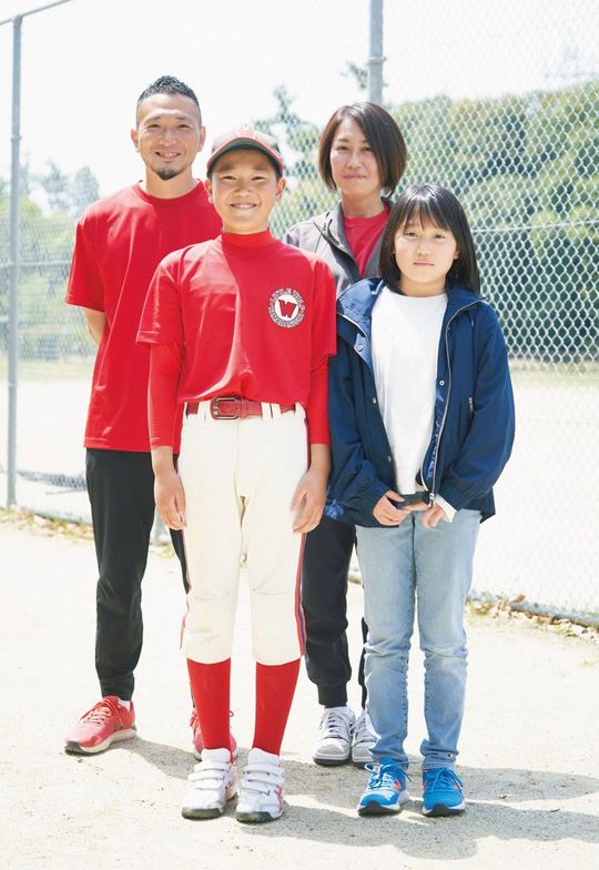 西村友宏・洋子・多央・帆乃。