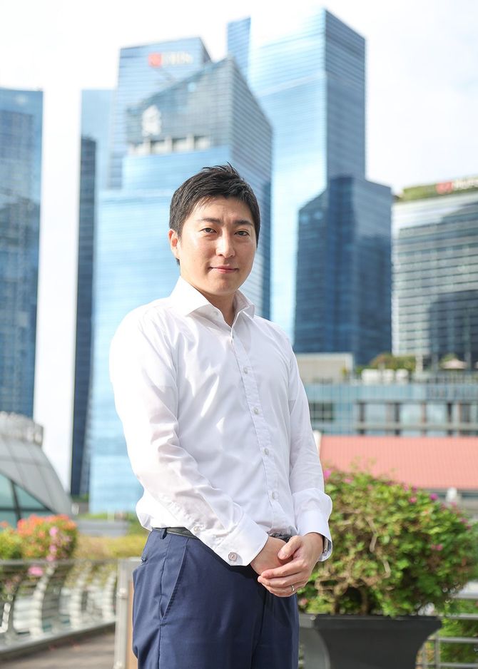 2019年に異動してきた酒井さんは、国内の営業畑を歩んでいない異色の経歴を持つ。ホールセール（法人業務）で得た知識をもとに、他の侍とは別のやり方で顧客をサポートしている