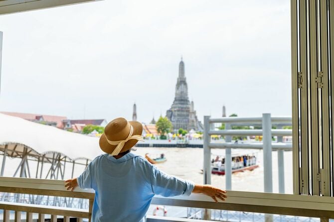 旅行する女性