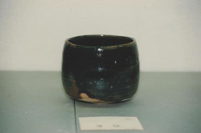 ジョブズが購入した茶碗（出所＝『スティーブ・ジョブズ1.0の真実』）