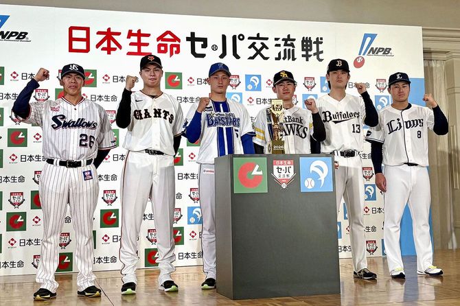 交流戦開幕を控え、記者会見に臨んだ（左から）ヤクルト・山野、巨人・田和、DeNA・松尾、ソフトバンク・木村光、オリックス・寺西、西武・渡部＝2026年5月25日、東京都内