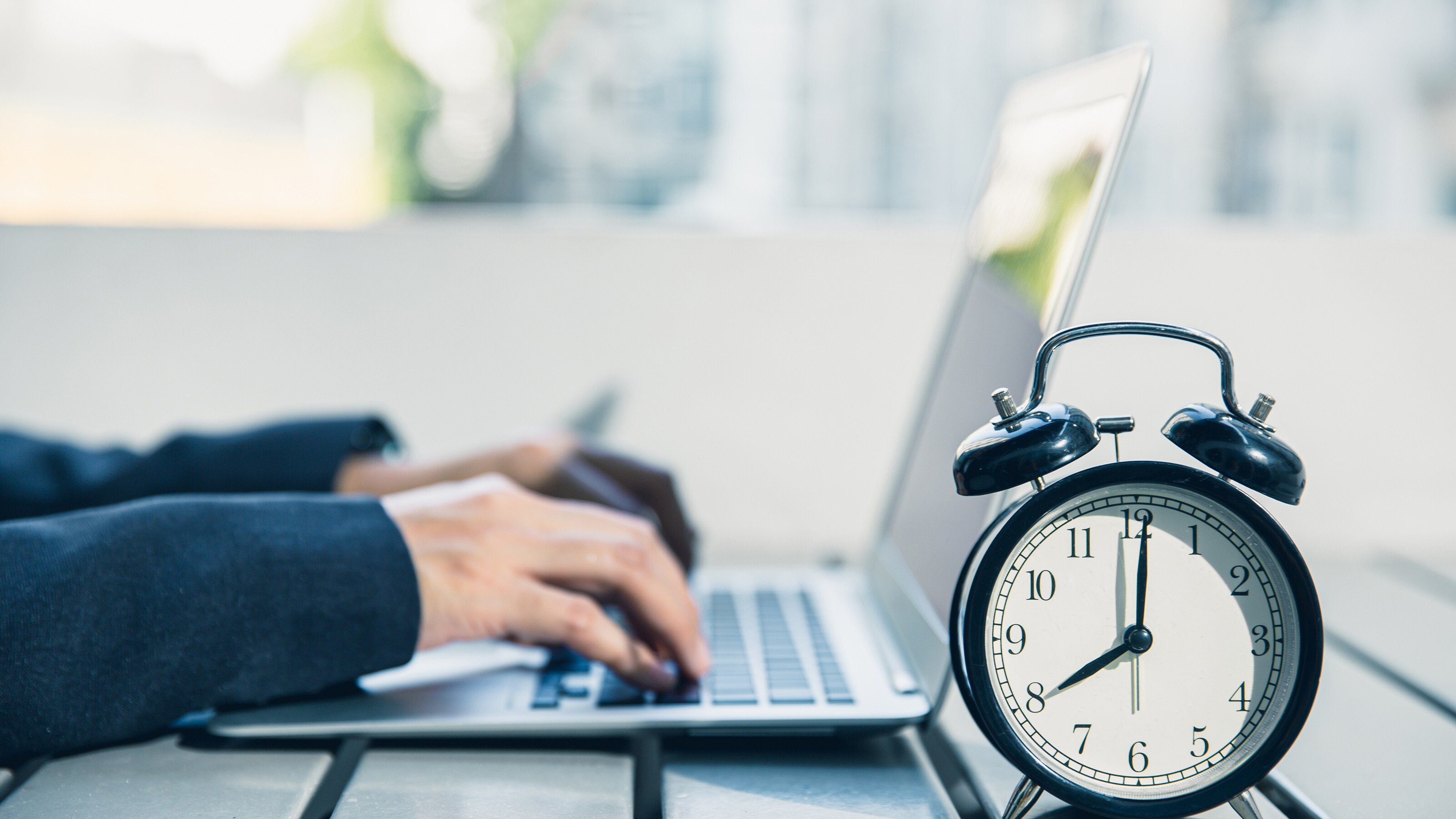 一言もしゃべらない24時間 に耐えられるか 老害にならないための あるトレーニング 人のためになろうとしてはいけない President Online プレジデントオンライン