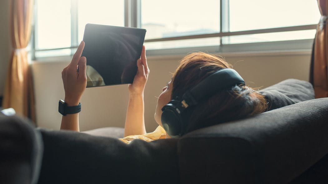 ｢帰宅後についテレビをダラダラ見てしまう…｣本当はやめたい悪習慣を一発で断ち切る"シンプルな方法" ｢めんどくさい｣の上手な役立て方