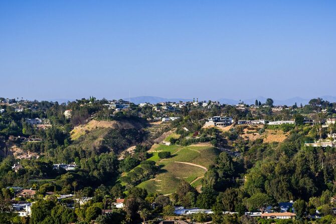 カリフォルニア州ロサンゼルスの丘の民家