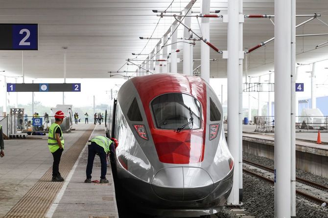 まるで東北新幹線こまち号…インドネシア高速鉄道