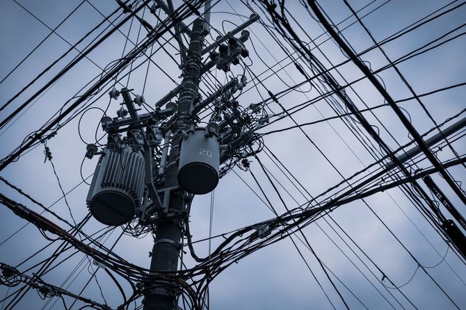 日本の伝統的な電柱