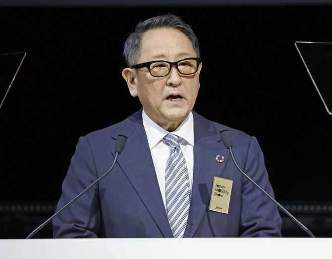 豊田章男会長の経営手腕が高く評価（「ジャパンモビリティショー」の開幕式で、あいさつする日本自動車工業会の豊田章男会長＝2023年10月26日午後、東京都江東区の東京ビッグサイト）