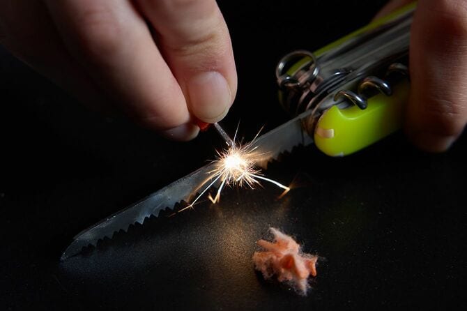 ファイヤースティックはこつをつかめば簡単に火口に着火できる。