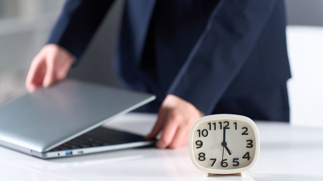 仕事ができない人ほど｢キリが悪い｣と言う…一流社員が｢仕事が中途半端｣でも"ランチと帰宅"を優先するワケ ｢終わらせた｣解放感が完全に逆効果になる