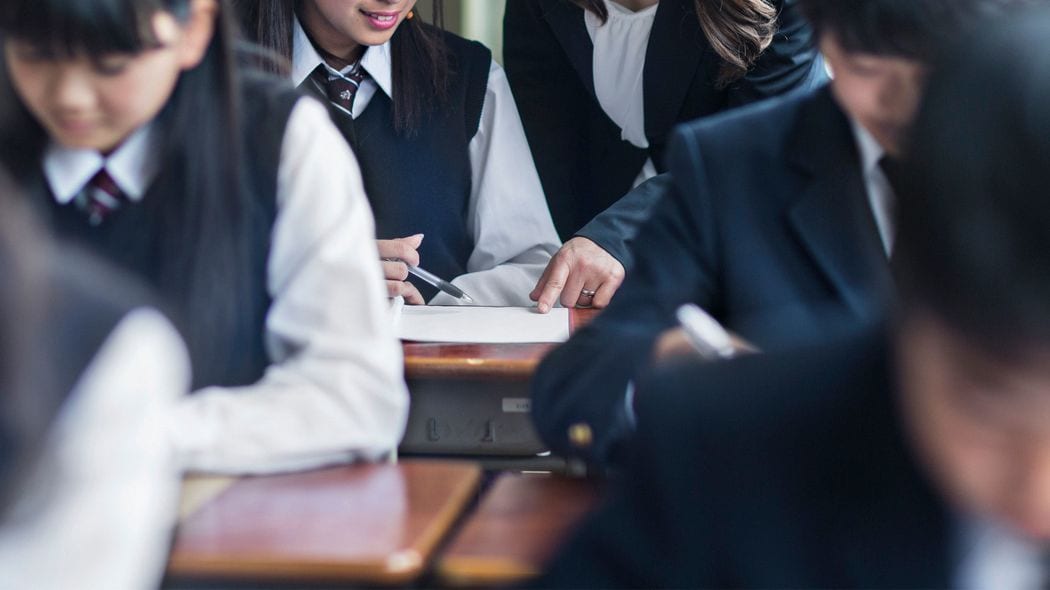 ネイティブはWhatを｢ホワッツ｣とは発音しない…日本人にかけられた｢英語を話せない呪い｣を解説する 学校で習った英語はすべて忘れたほうがいい