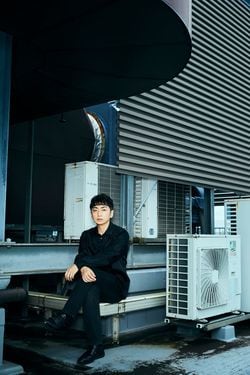 『Phantom』を上梓した羽田圭介さん。