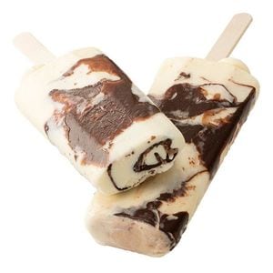 大ヒットを記録した「チョコバッキー　バニラ」。価格は1本60円（＋税）