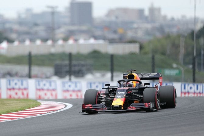 レッドブル・ホンダのマックス・フェルスタッペン(オランダ)の走り=2019年10月11日、三重・鈴鹿サーキット