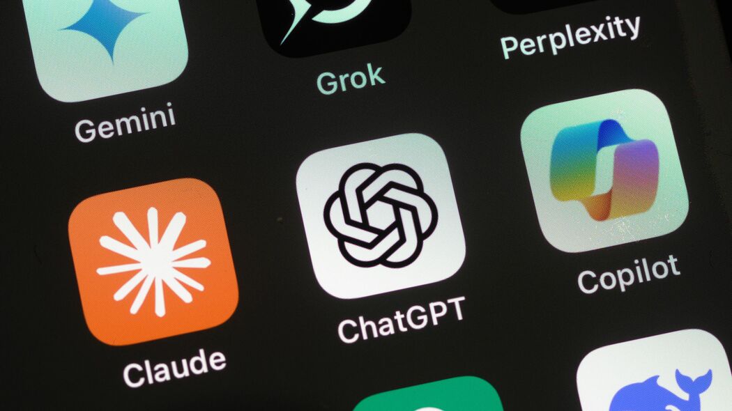 ChatGPTに｢エロい女性学者｣になりきってもらい…恋愛を諦めた44歳バツイチ男性のあまりに虚しい背中