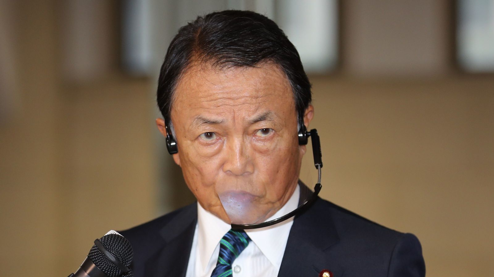 ｢日本を外国の経済理論の実験場にしたくない｣バラマキを牽制する麻生財務相の信念 ｢国民に5万円を追加支給｣は必要か