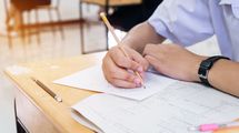 ｢難問は教科書で調べながら解く｣は絶対ダメ…学習効果が半減する