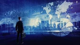新卒で大企業に入れなかった人は｢ずっと低賃金｣なのか