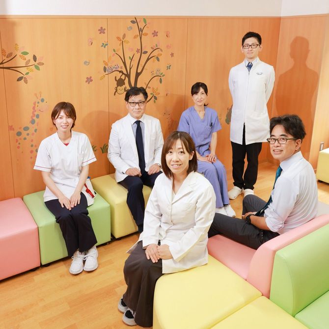 高度生殖医療センターでは、女性診療科、泌尿器科、遺伝子診療科、助産師、検査技師など、多職種が連携して診療にあたっている