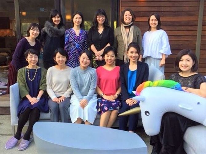 シリコンバレーのプログラム参加者と。後列左端が高本さん