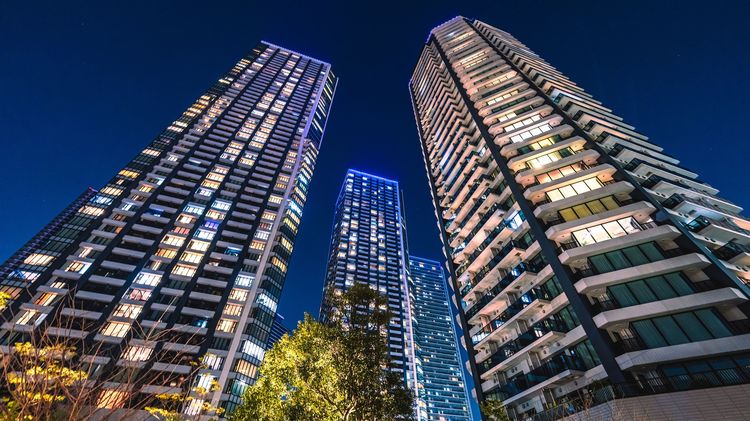 小5長男の教育費月20万円は外せない…年収1600万円夫婦の破綻を招いた｢億のタワマン｣ローン返済以外の元凶