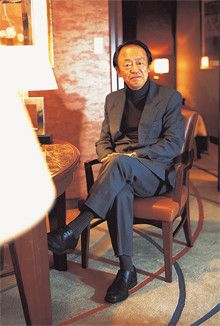 <strong>池上 彰</strong>●いけがみ・あきら 1950年生まれ。73年NHK入局。報道記者として、松江放送局などを経て、報道局社会部へ。その後、首都圏向けニュース番組のキャスターを5年間、「週刊こどもニュース」のお父さん役を11年間務めた。2005年NHK退社。現在はフリージャーナリストとして活躍中。