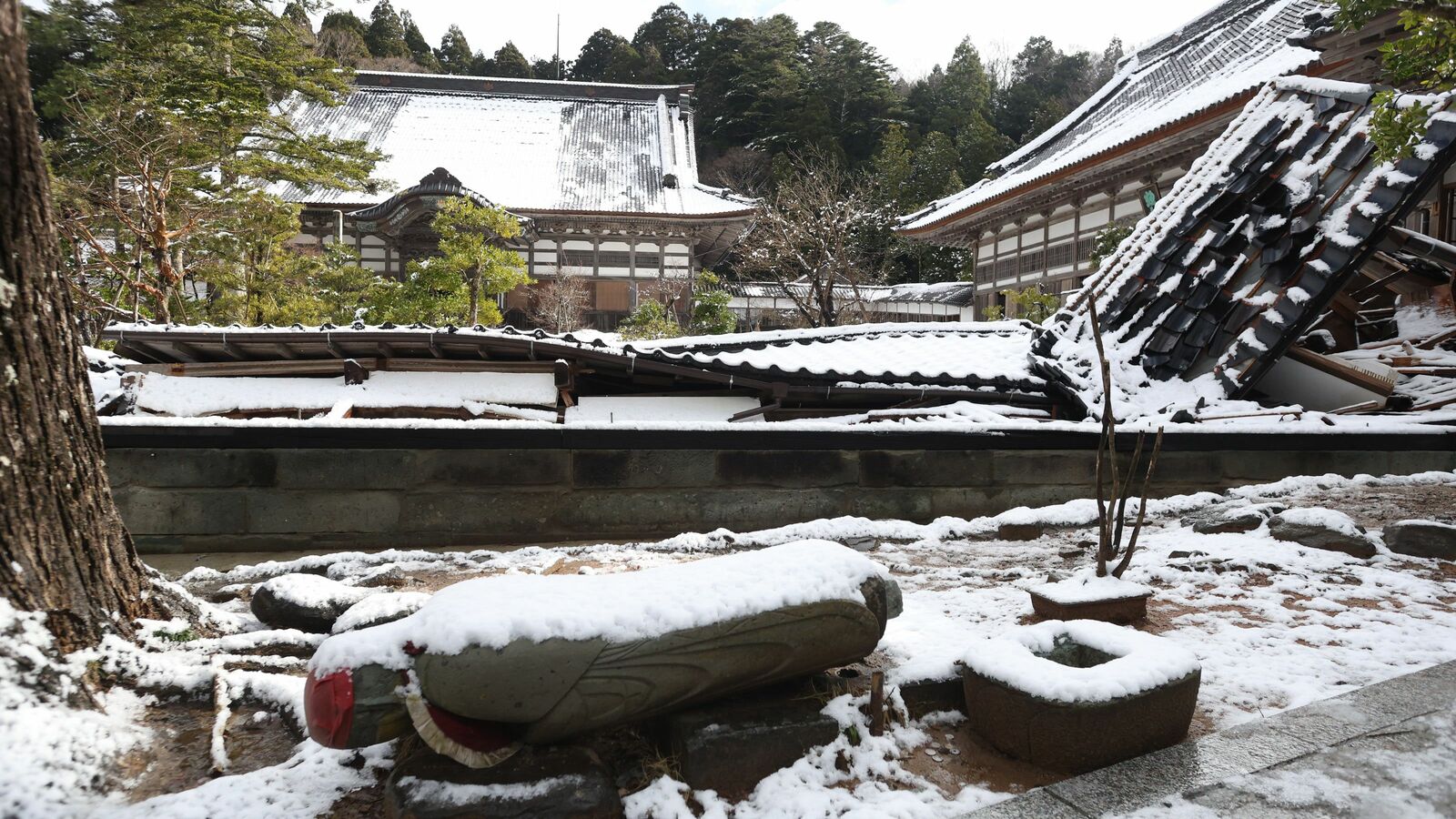 40億円耐震補強工事がフイ…再建したばかりの能登観光拠点の寺院が再被災､報じられていない仏教王国の惨状 災害と復興を繰り返し､その都度､不死鳥の如く蘇ってきた過去