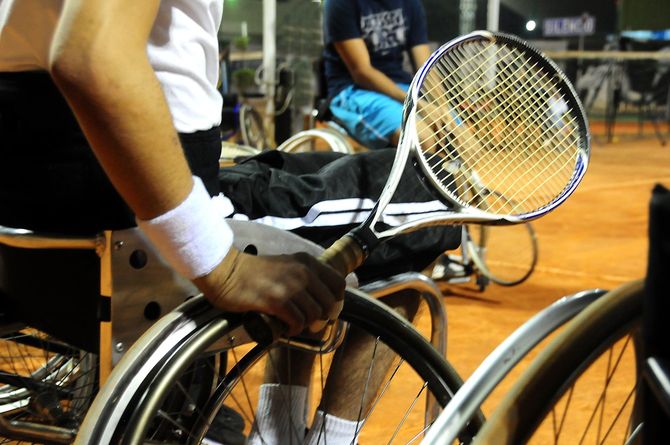 車椅子でテニス