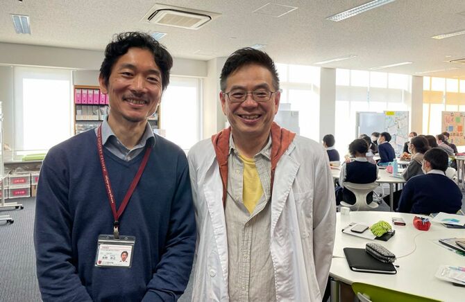左が佐野和之副校長、右が福冨高彦先生