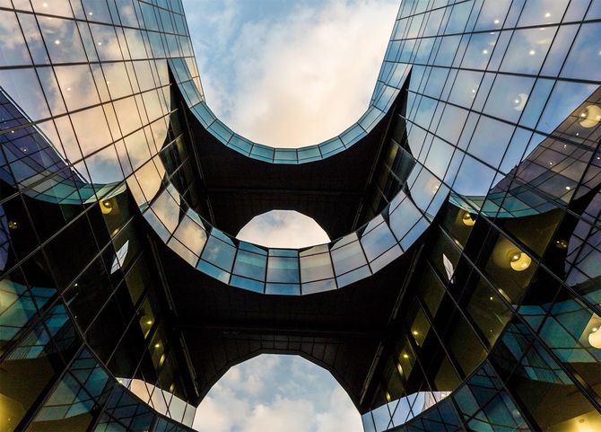 ロンドンにあるPwC英国本部ビル。その形から「バットマンビル」と呼ばれている。